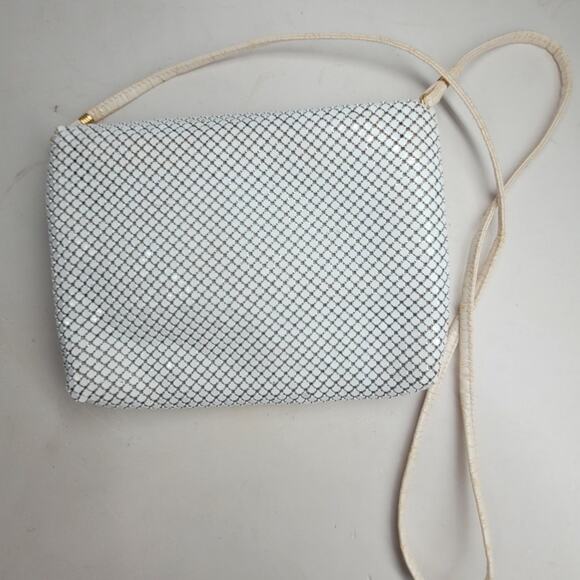 Vintage 80s White Metal Mesh‎ Crossbody Purse Flap Handbag Retro Disco Evening - Picture 4 of 11